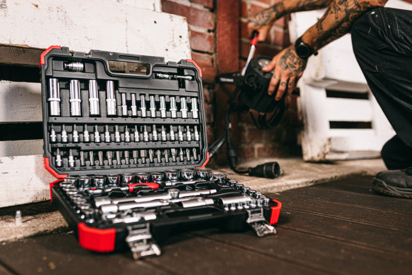 Gedore red Socket set 1 4 + 1 2 Inch Silver 94-piece