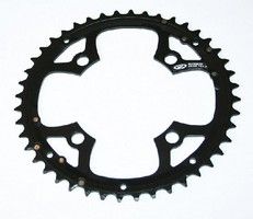 Shimano lánc Top 44T | Deore | 3x9 | 104 mm | Fekete